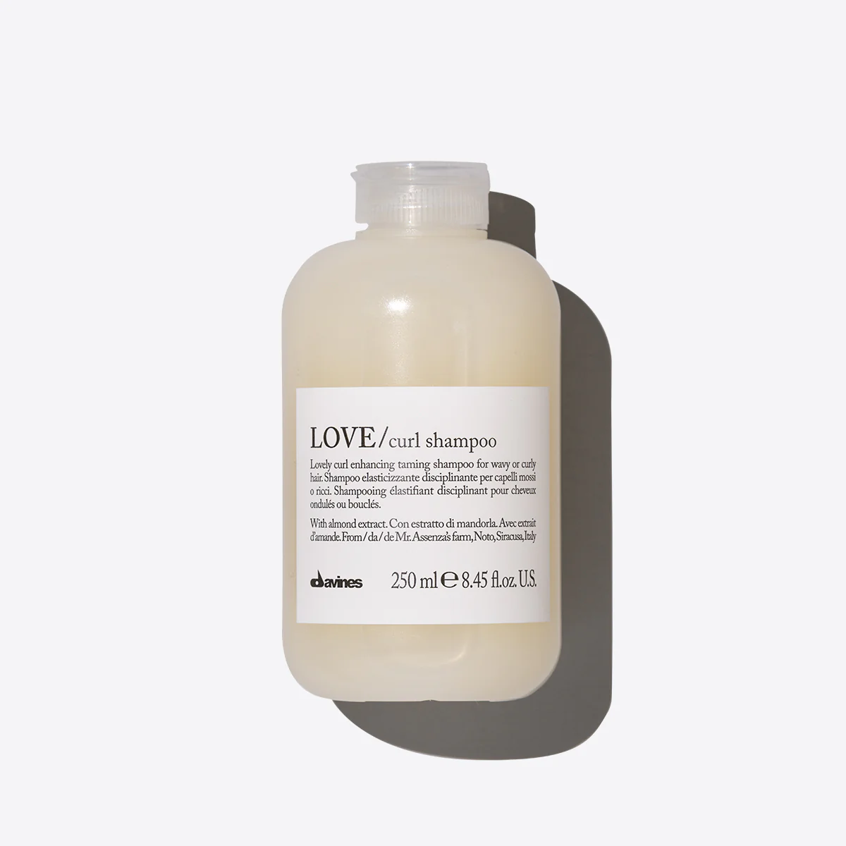 Davines, Gamme Essential Haircare, Love Curl, Shampoo, Shampoing élastifiant et disciplinant pour cheveux ondulés et bouclés, Boutique, Coiffure Naturelle, Produits Écologiques, Frisstyle, Montpellier, Tendance, Nature, Colorations Végétales, Coiffure Énergétique, Coiffure Mnémoénergétique, Coiffure Consciente, Soin, Beauté, Cheveux, Meilleur Salon De Coiffure, Meilleur Coiffeur Bio, Hérault